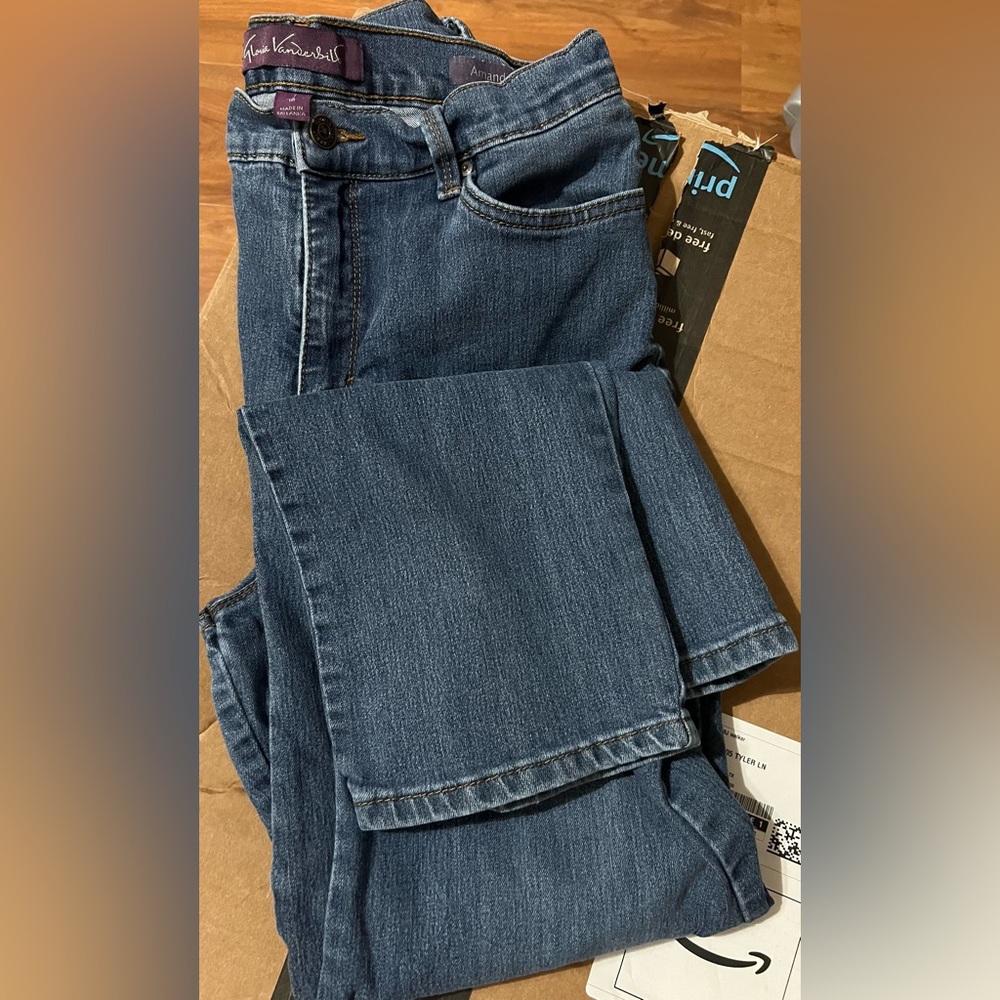 Gloria Vanderbilt Classic Denim Straight Leg Jeans